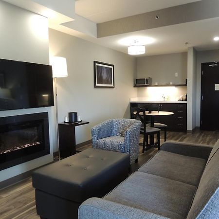 Best Western Premier Northwood Hotel Тіммінс Номер фото