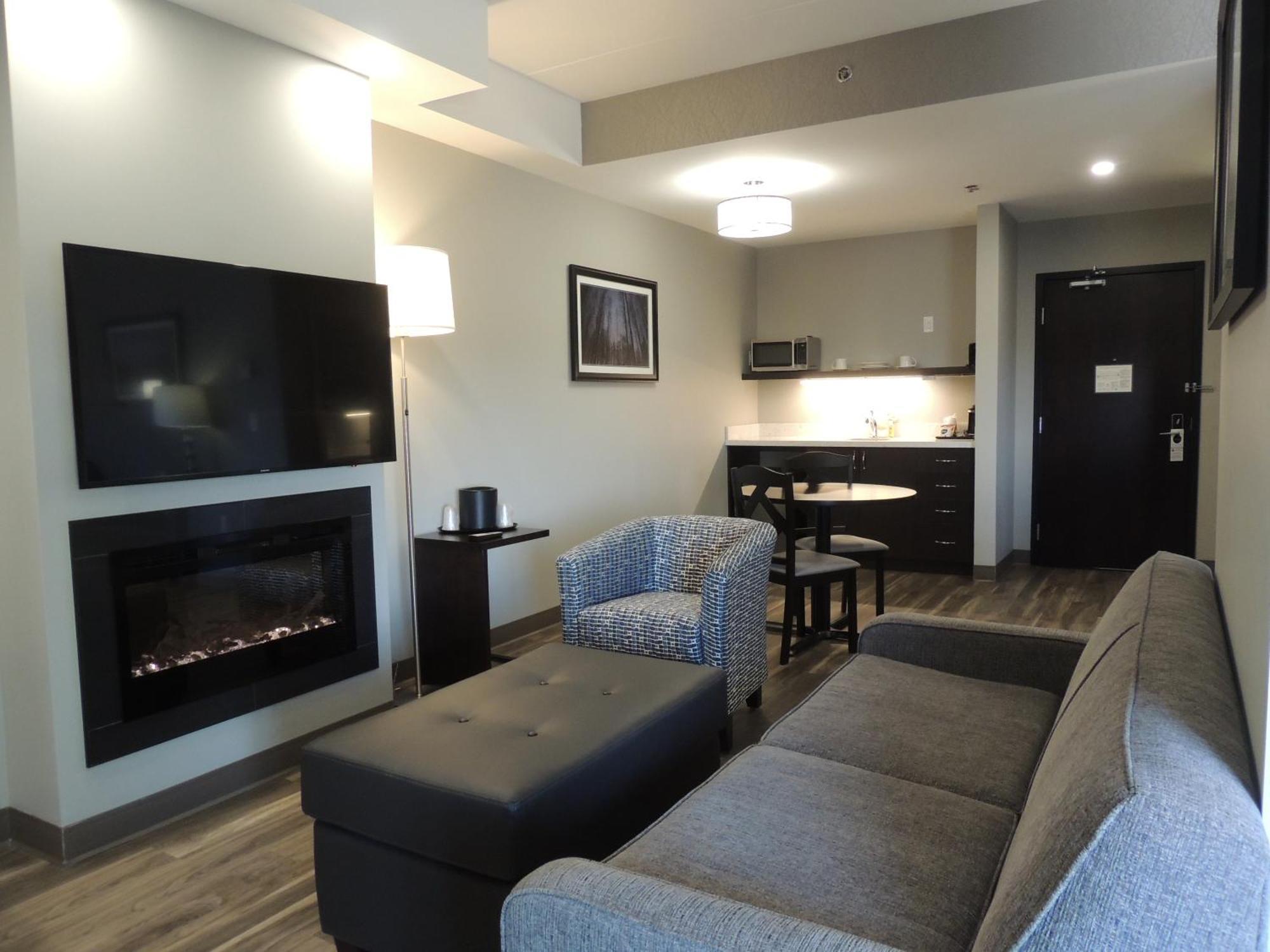 Best Western Premier Northwood Hotel Тіммінс Номер фото